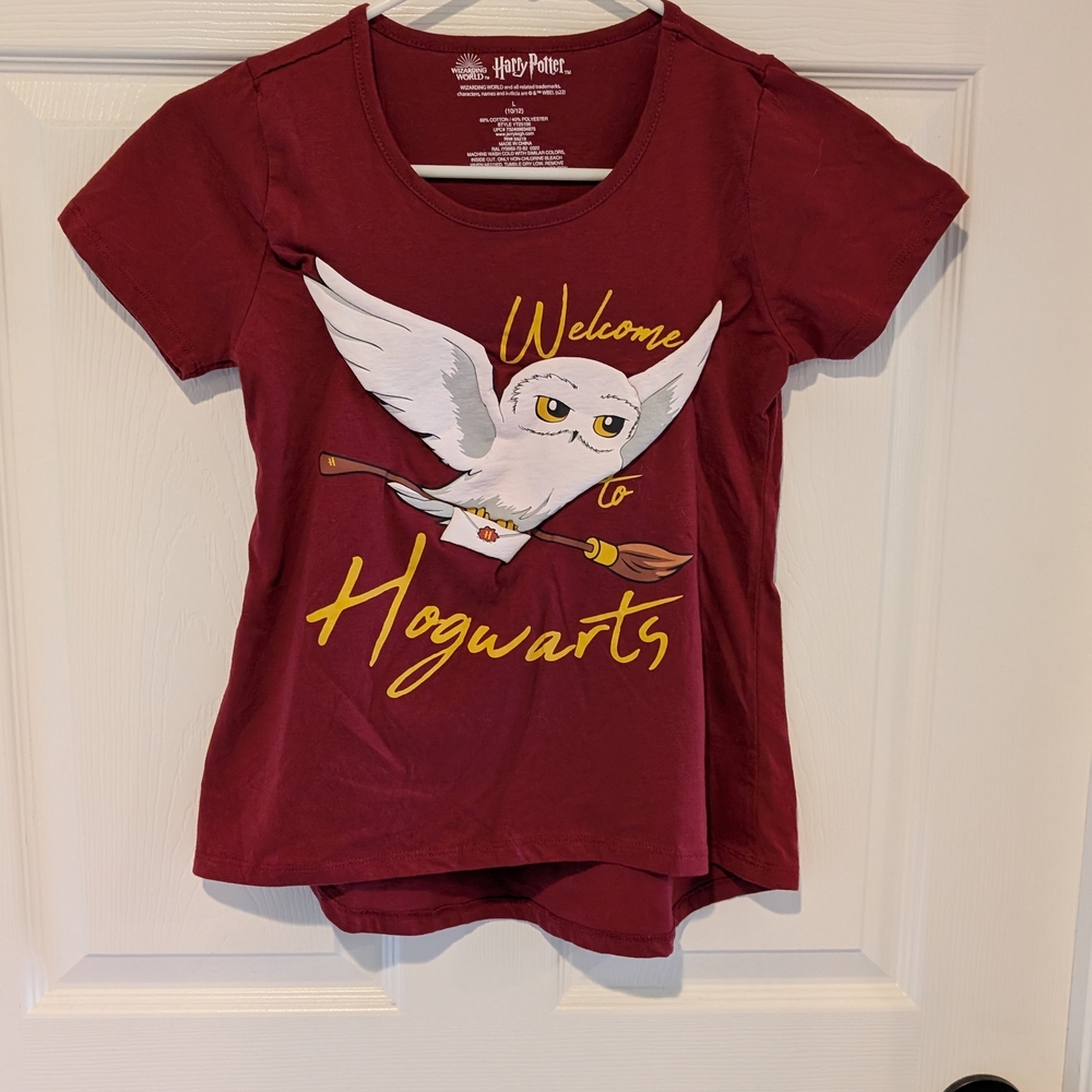 Hogwarts Graphic T-Shirt